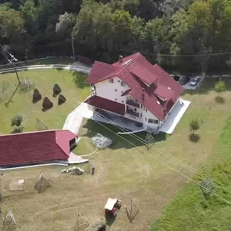Hotel Pensiunea Tiuta Corbeni Zewnętrze zdjęcie