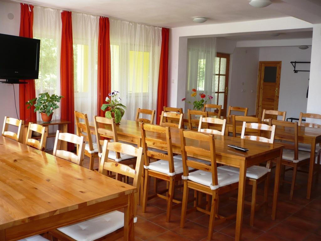 Hotel Pensiunea Tiuta Corbeni Zewnętrze zdjęcie